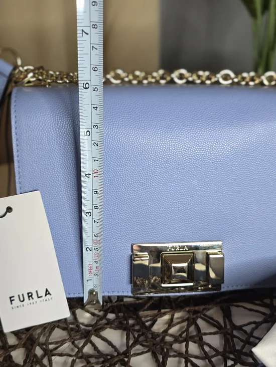 New Furla Light Blue Leather Shoulder Bag with Gold Chain - Picture 5 of 14